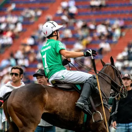 Casco Gris Softshell de Polo Casco Gris Softshell de Polo